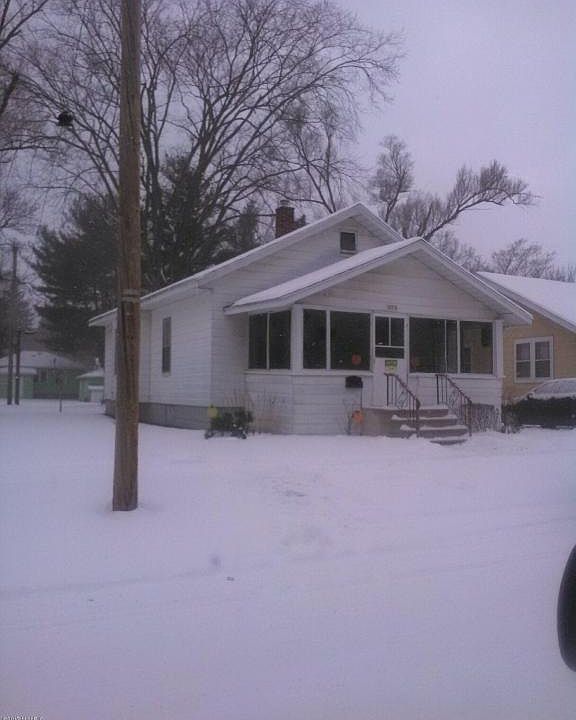 1st image of 1070 Superior St