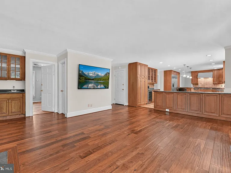 1022 Delf Dr — Photo 13