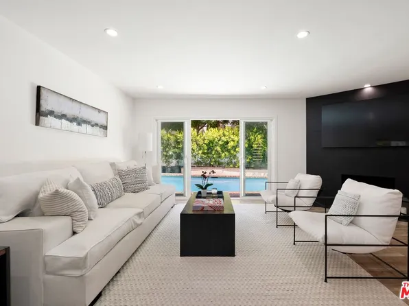 16141 Dickens St, Encino, CA 91436