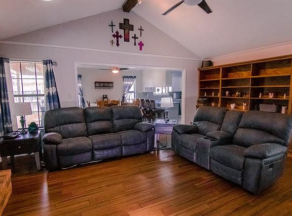 5th image of 540 Lexington Dr