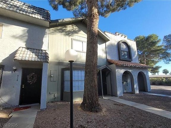 2nd image of 854 Stainglass Ln