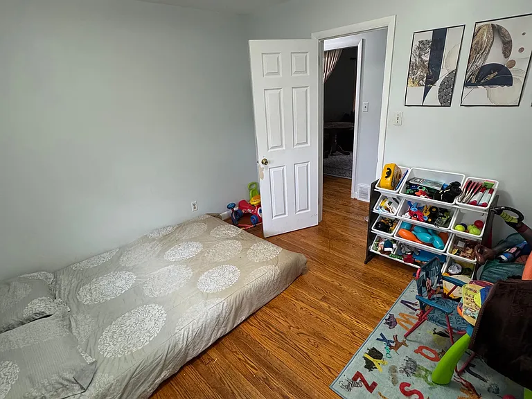 1439 Crawford Ave — Photo 13