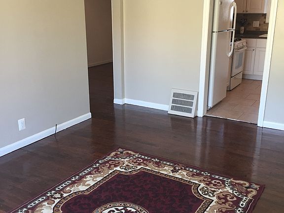 40 Living rm
