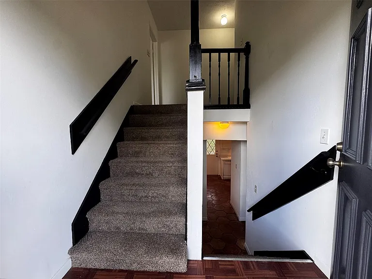 7702 Pitter Pat Ln — Photo 18