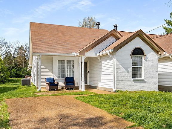 2nd image of 618 Brentmeadow Cir