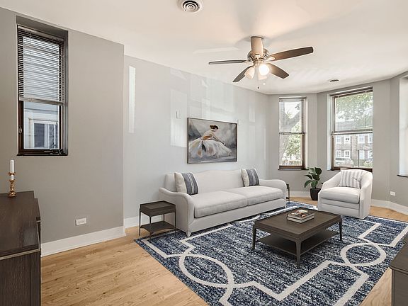 2nd image of 1816 N Wood St #1