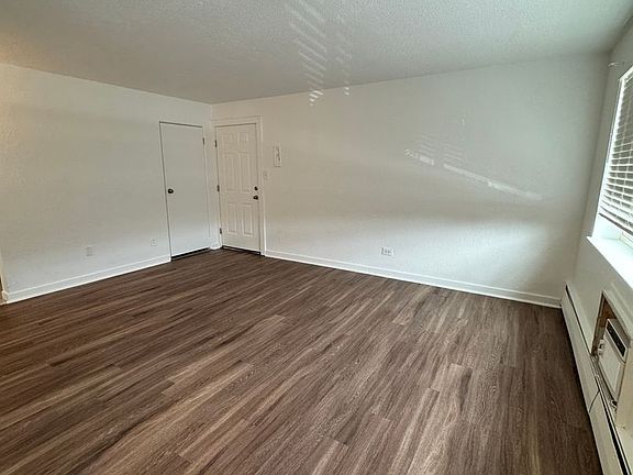 4th image of 1400 Kingston St #9