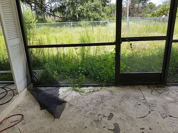 5th image of 3160 Poinciana Dr