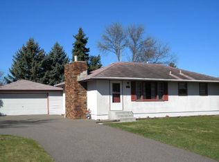 1328 Guthrie Ave N, Oakdale, MN 55128