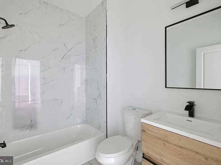 613 N Brooklyn St #7 — Photo 10