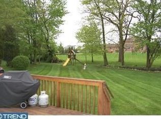 28 Robin Dr, Hockessin, DE 19707