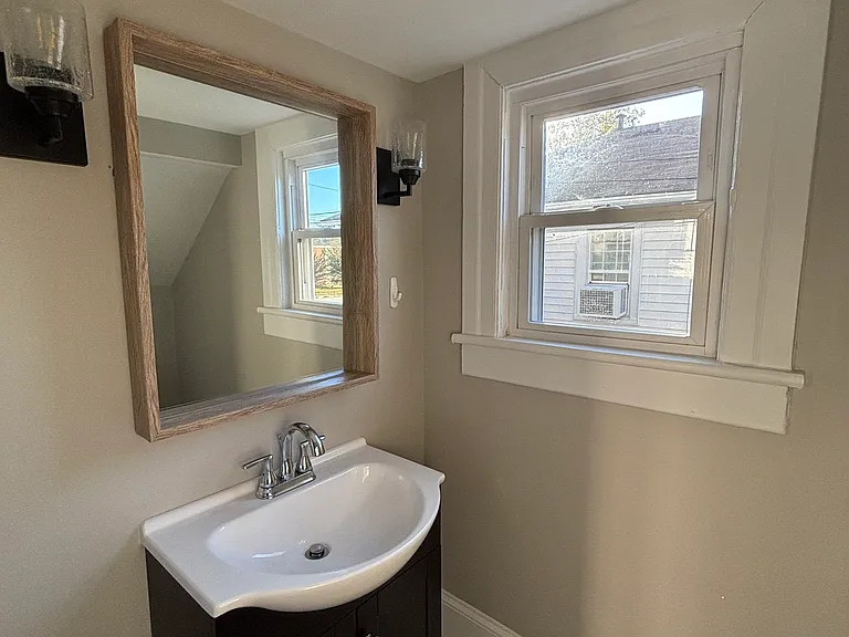 313 W Fisher Ave — Photo 8