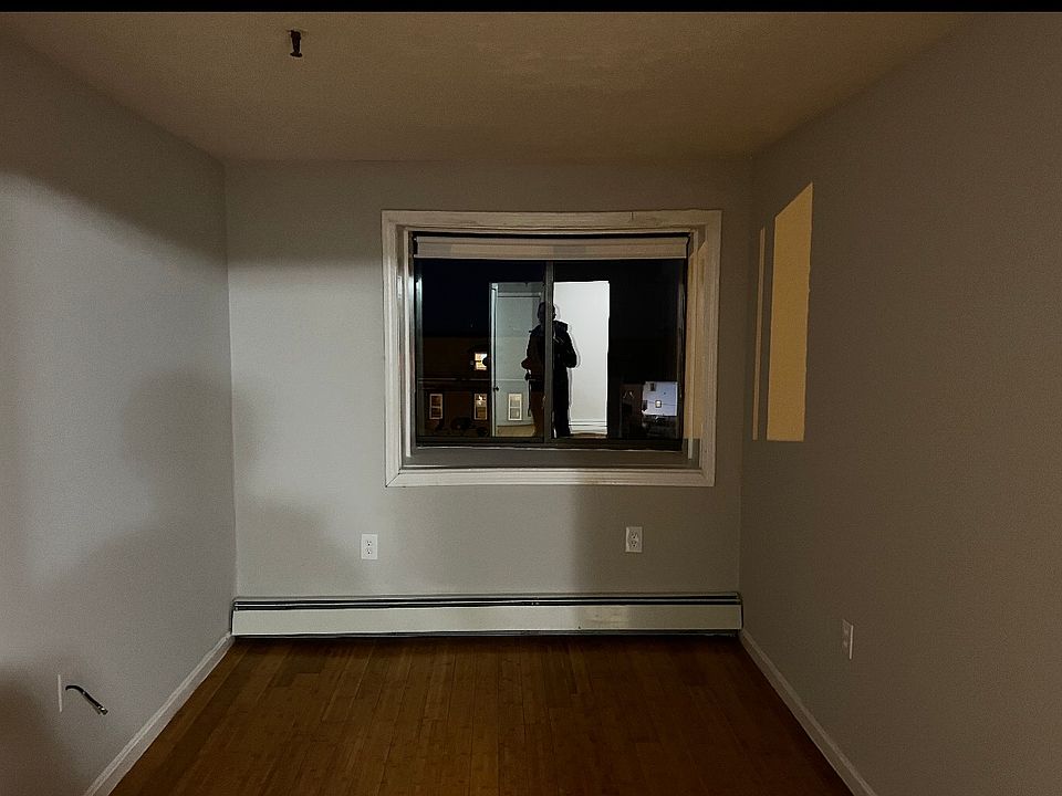 2nd image of 85A Broad St #236