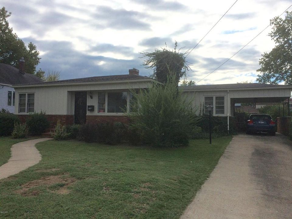 1st image of 106 S Bentley St