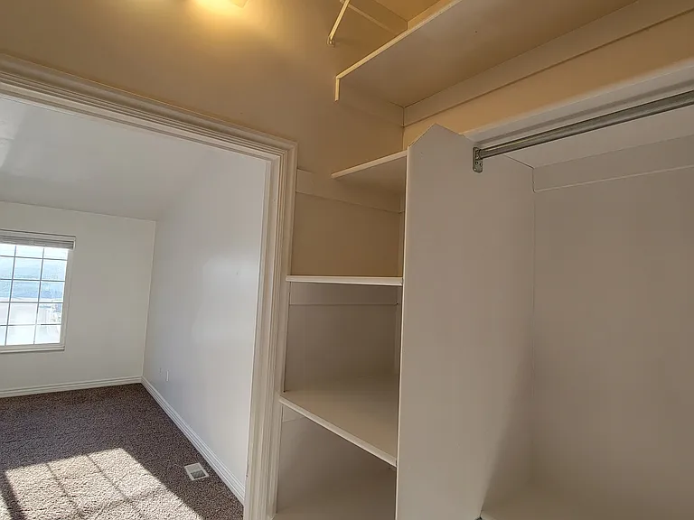 434 E Penney Ave — Photo 10
