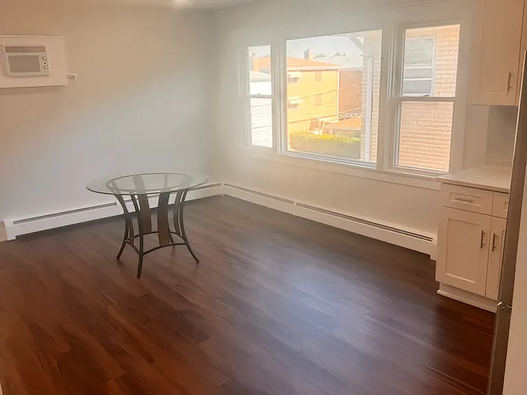 8228 Walsh Ln #3R — Photo 5