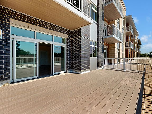5th image of 4758 N Laramie Ave #206