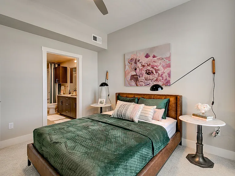 35 West at Champions Circle Apartments — Photo 9