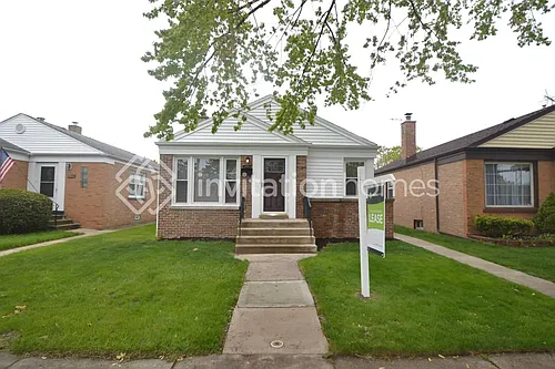 5550 N Lotus Ave Photo 1