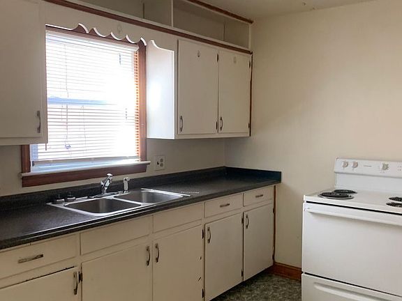 5th image of 405 Guilford Ave #1