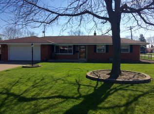 200 Meadow Ln, Walbridge, OH 43465