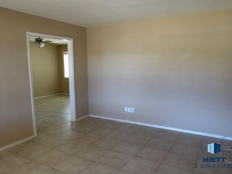 4624 Swan Dr — Photo 6