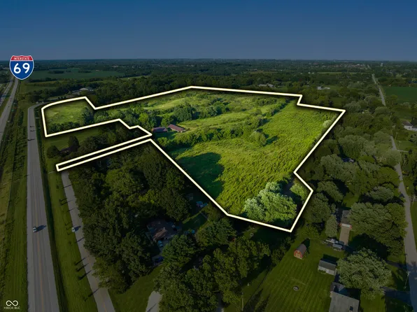 200 Bluff Creek Pkwy, Greenwood, IN 46143