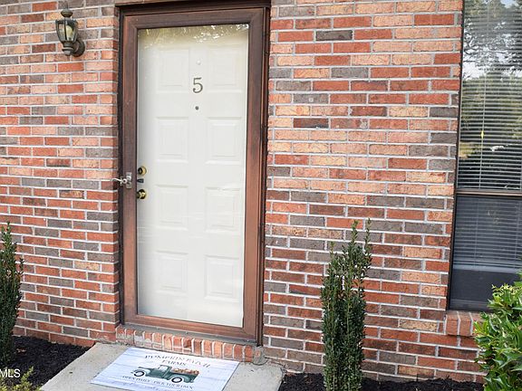 2nd image of 4003 Valley View Dr NE #5
