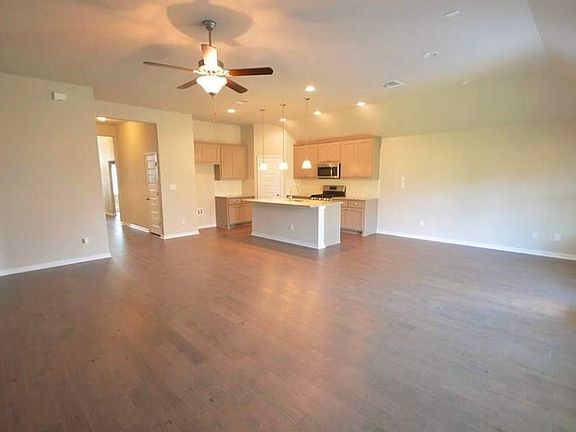 3rd image of 2930 Diego Dr