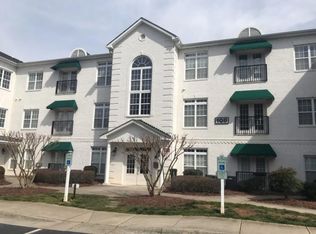 108 Sunset Cir UNIT 304, Greensboro, NC 27408