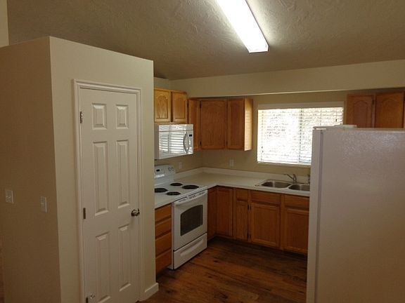5th image of 339 W 2450 N