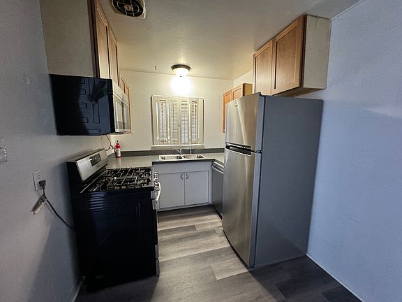 5th image of 432 W Ann St