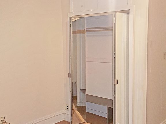 4th image of 2025 Steinway St #2
