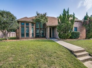 8917 Greentree Dr, Rowlett, TX 75088