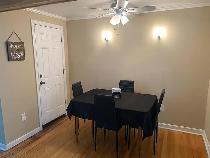 352 Laurel St — Photo 3