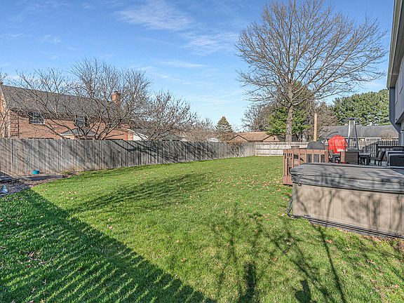 5th image of 1367 Silverbrook Ln