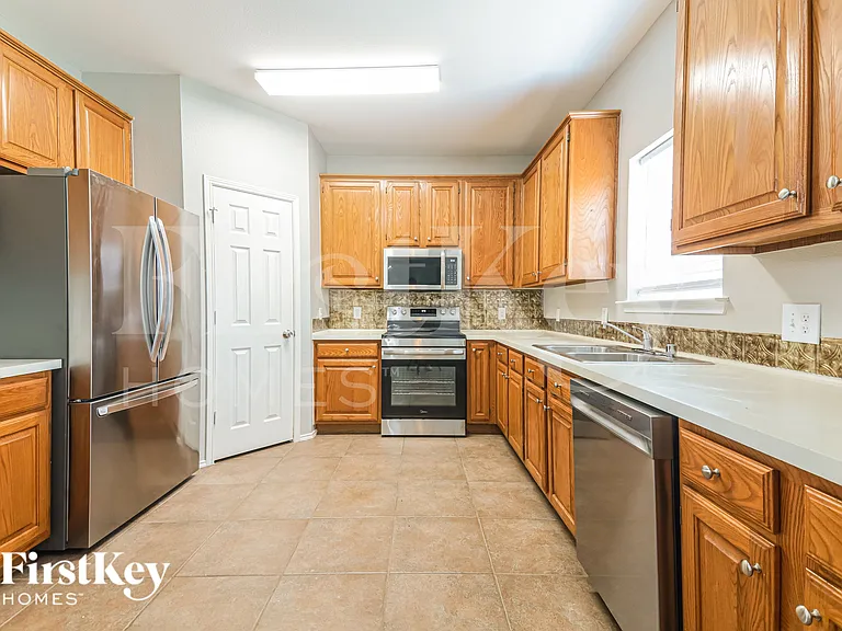 1412 Pine Ridge Rd — Photo 6