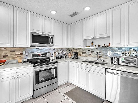 5th image of 9017 W Sunrise Blvd