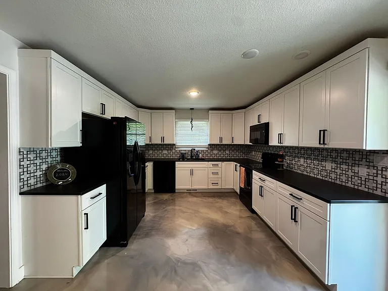 2301 Grant Ln — Photo 76