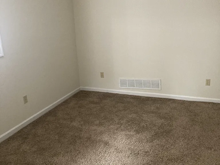 332 Lancaster Ave #4B — Photo 2