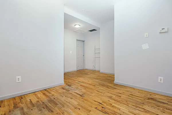 Rented by Nooklyn NYC LLC | media 24