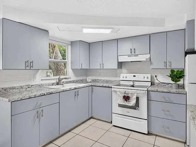 10135 Old Hickory Ln — Photo 8