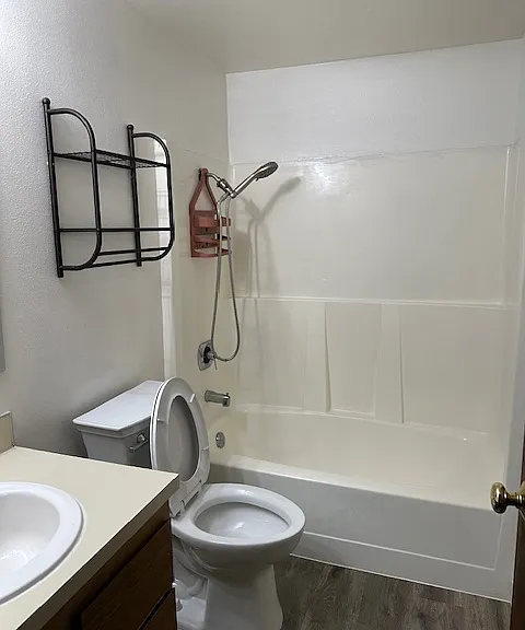 5028 11th Ave NE #13 — Photo 7