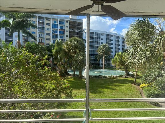 2nd image of 2731 NE 14th Street Causeway #226