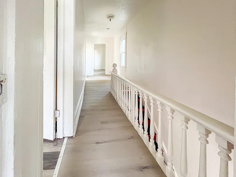1005 Maplewood Ave — Photo 11