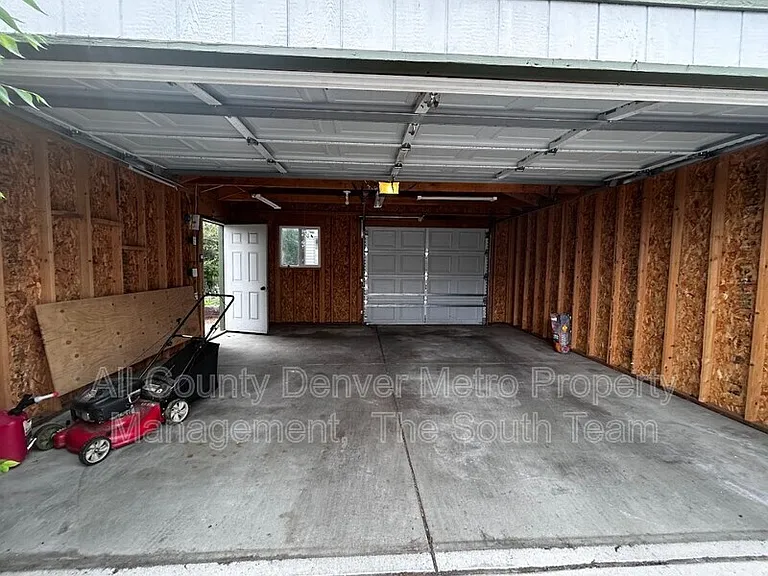 2820 S Acoma St — Photo 15