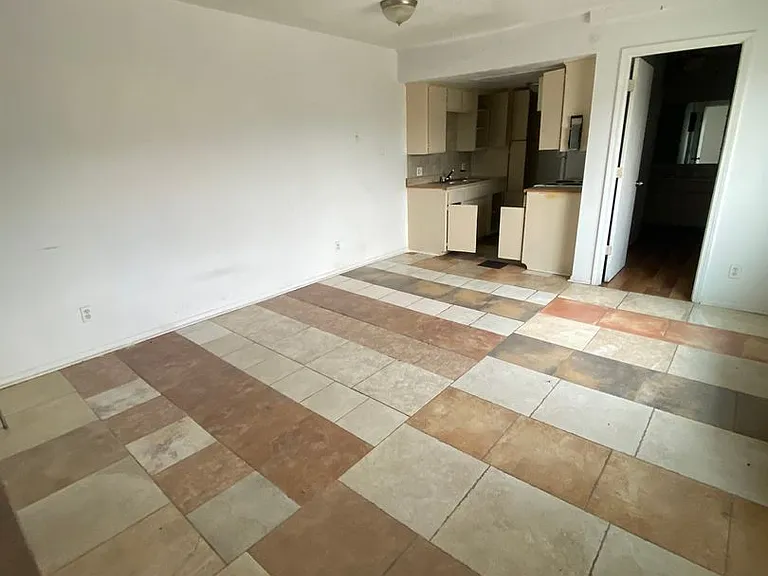4501 Yorkshire Dr — Photo 5