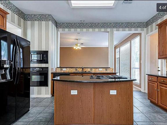 5th image of 2700 Lake Flower Dr