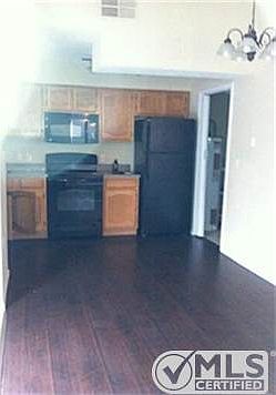 1st image of 1402 Meadowood Village Dr