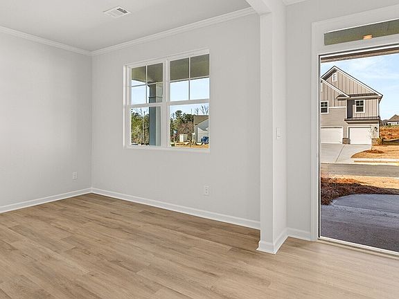 3rd image of 247 Hampton Ter